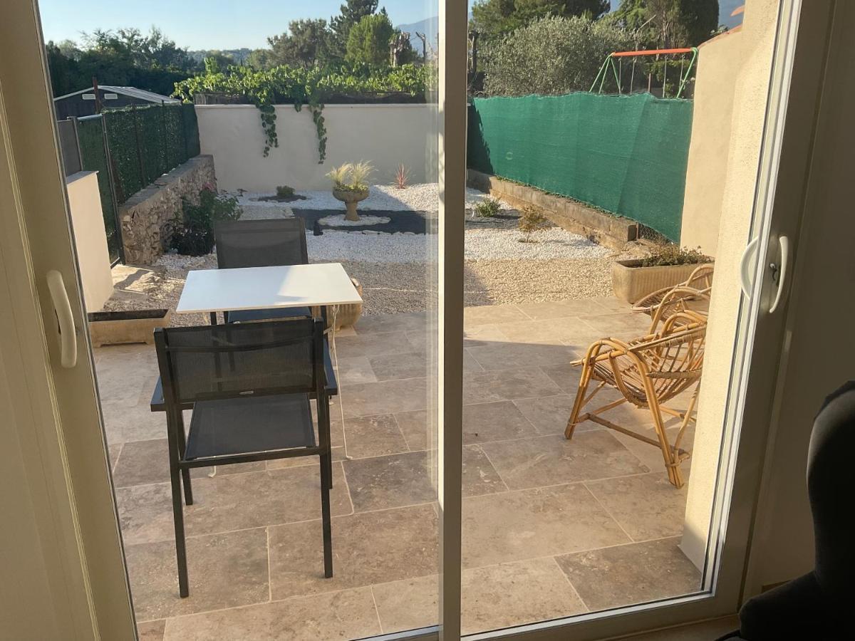 Au Pied Du Ventoux Apartment